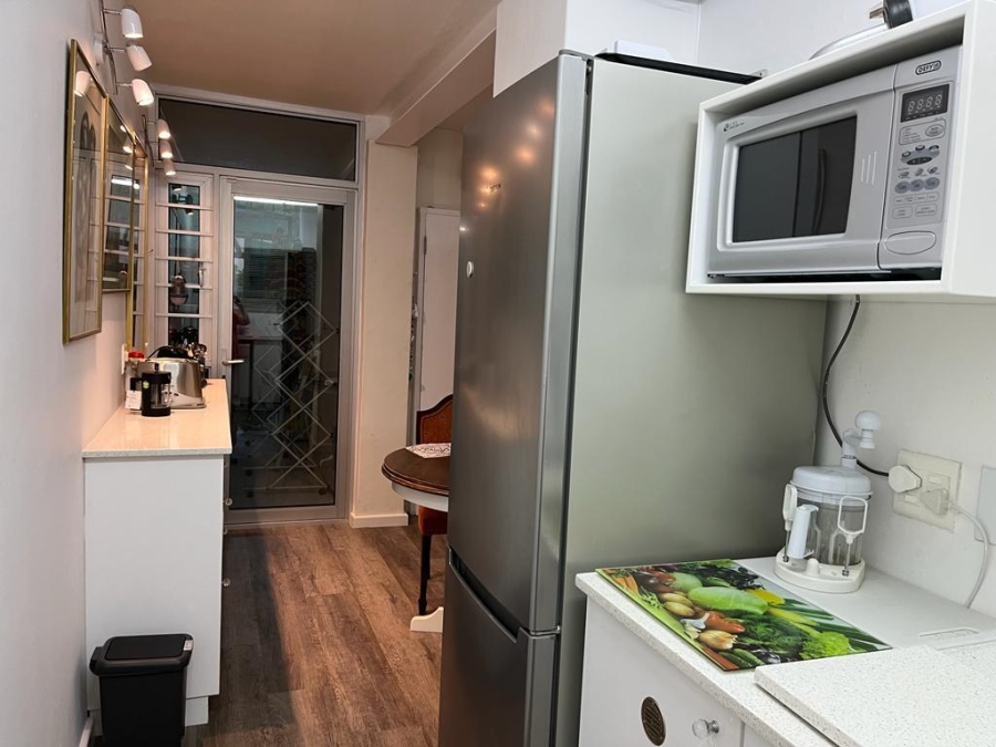 To Let 1 Bedroom Property for Rent in Gardens Western Cape